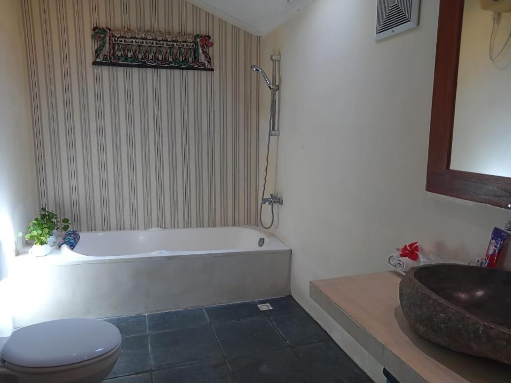 Rosella Cottages - Homestay - Джокьякарта Экстерьер фото