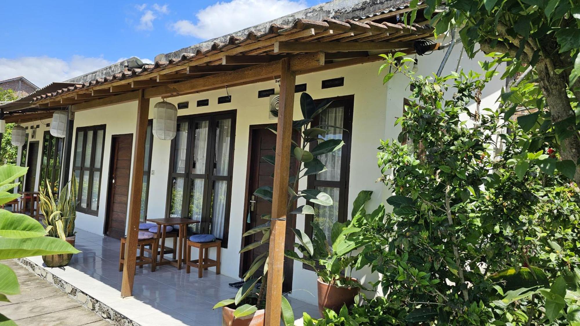 Rosella Cottages - Homestay - Джокьякарта Экстерьер фото